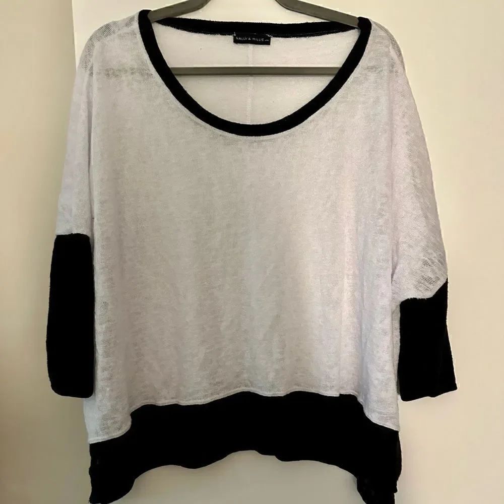 Nally & Millie loose fitting oversize summer sweater, Medium/Large.